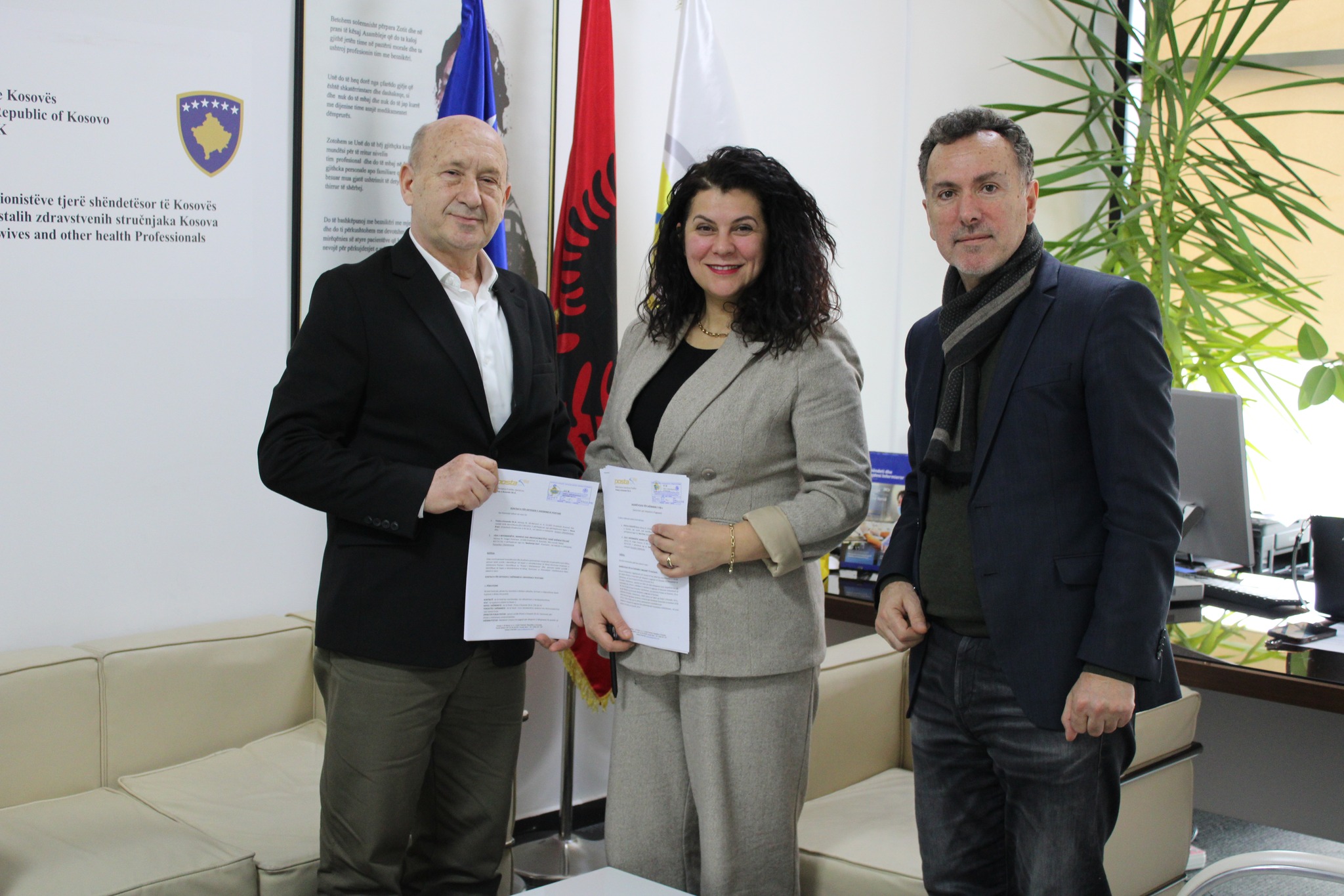 OIK dhe Posta e Kosovës nënshkruajnë dy marrëveshje të rëndësishme